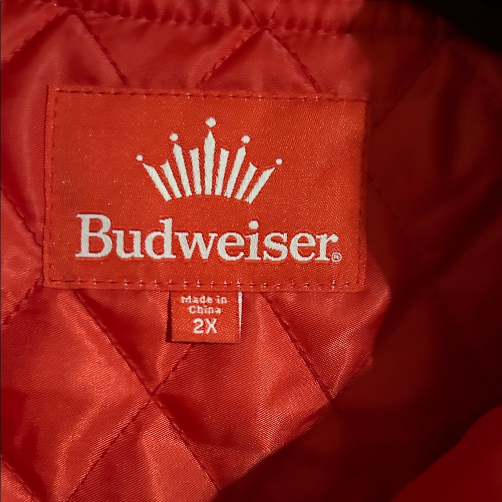 XXL Budweiser Clydesdale Red Jacket - Picture 3 of 7